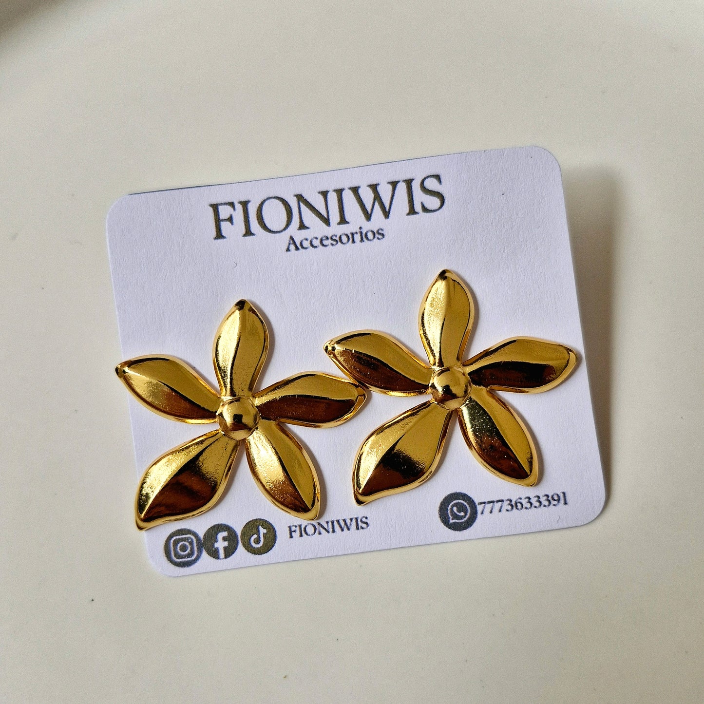 Aretes Flora