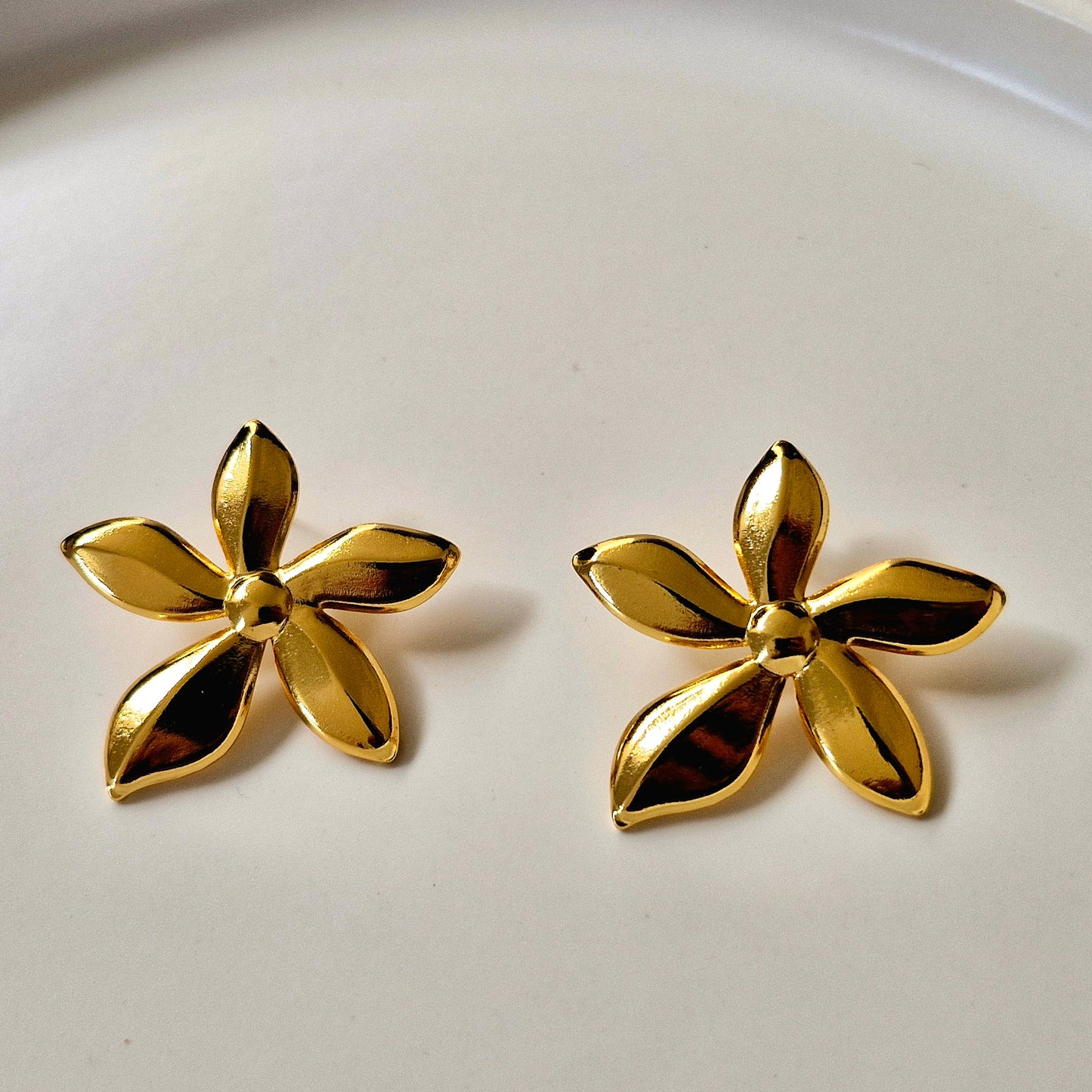 Aretes Flora