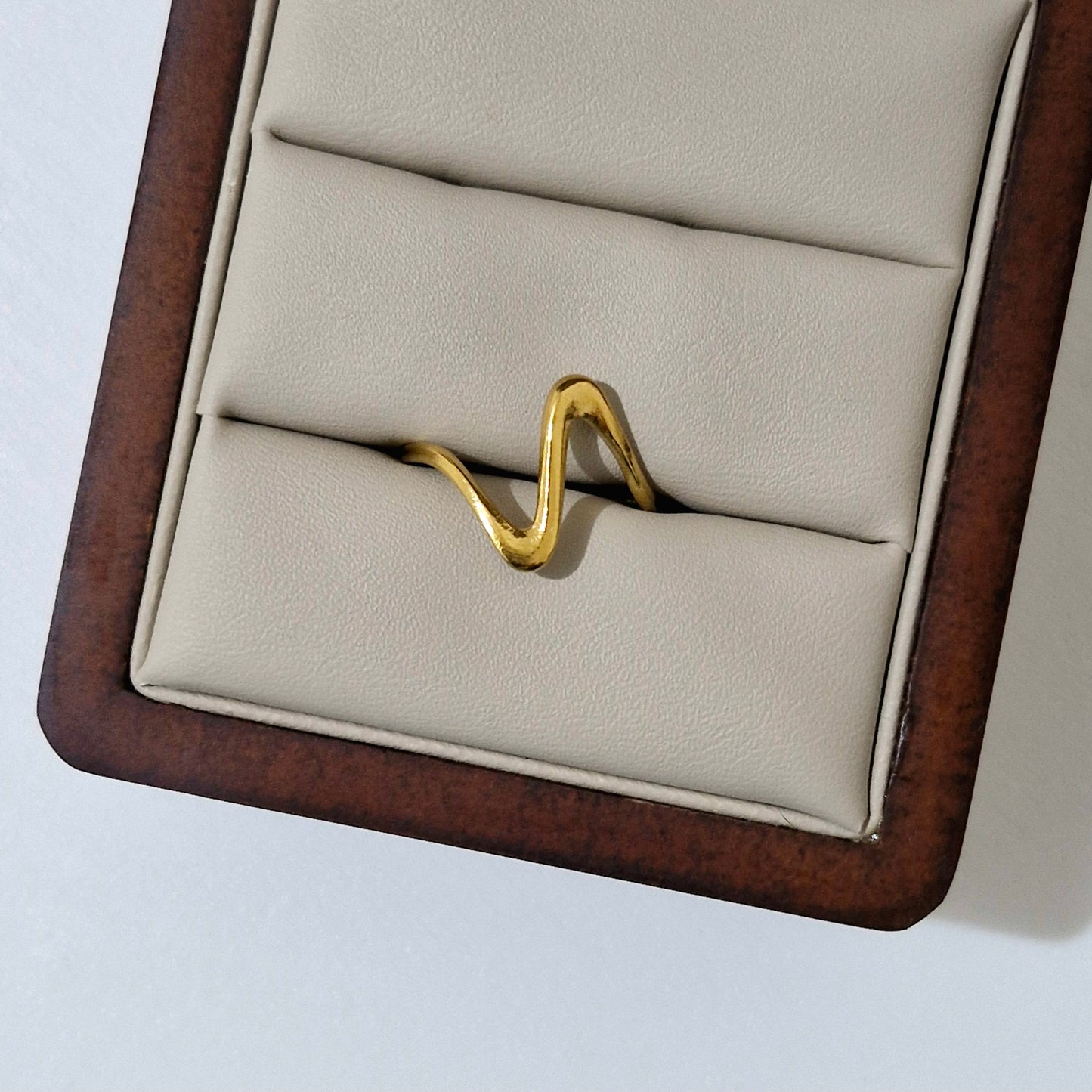 Anillo Elara